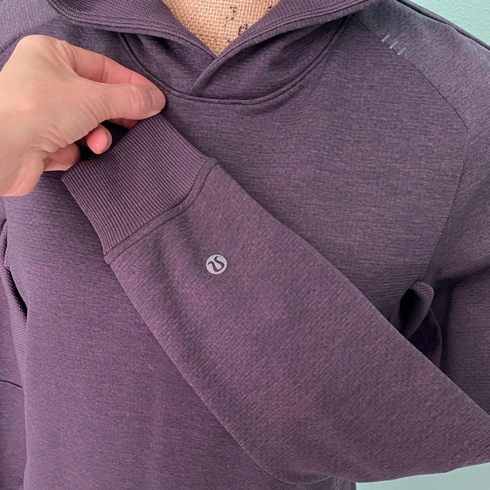 Men's Lululemon Athletica Textured Tech Hoodie in Purple/Charcoal Grey - Picture 5 of 8